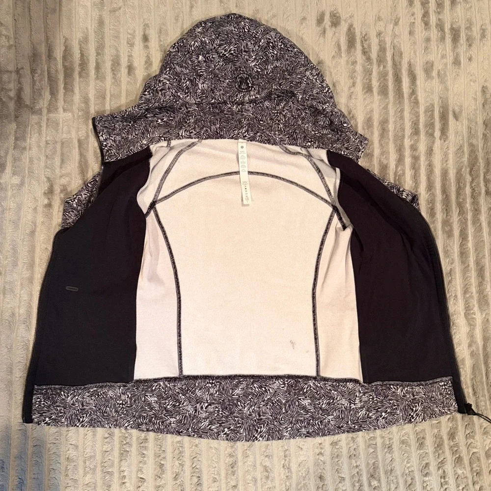 Lululemon Scuba Full Zip Hoodie Offbeat Alpine Black White Print LW4BQDS Size 4